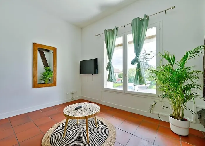 Welcome To Chic Duplex *